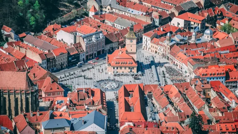 Spodek i Strefa Kultury w Katowicach - przewodnik po sercu miasta